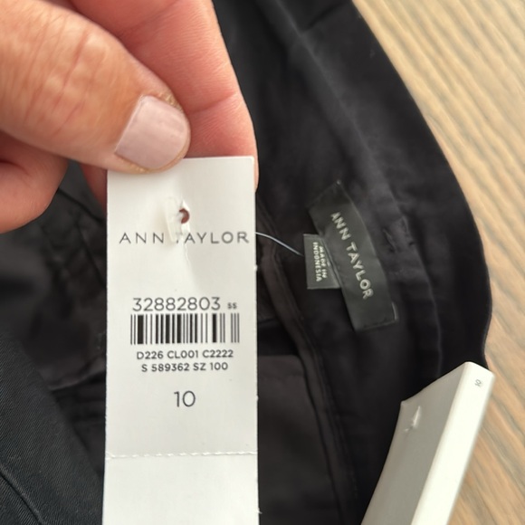 Ann Taylor new with tags scalloped shorts in black w side zip n slash pockets - Picture 14 of 14